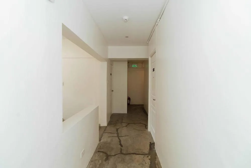 Reddoorz Plus @ Boni Avenue Mandaluyong Philippines