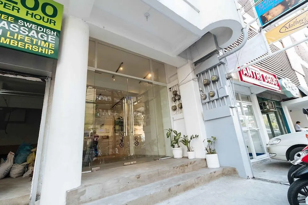 Reddoorz Plus @ Boni Avenue Mandaluyong