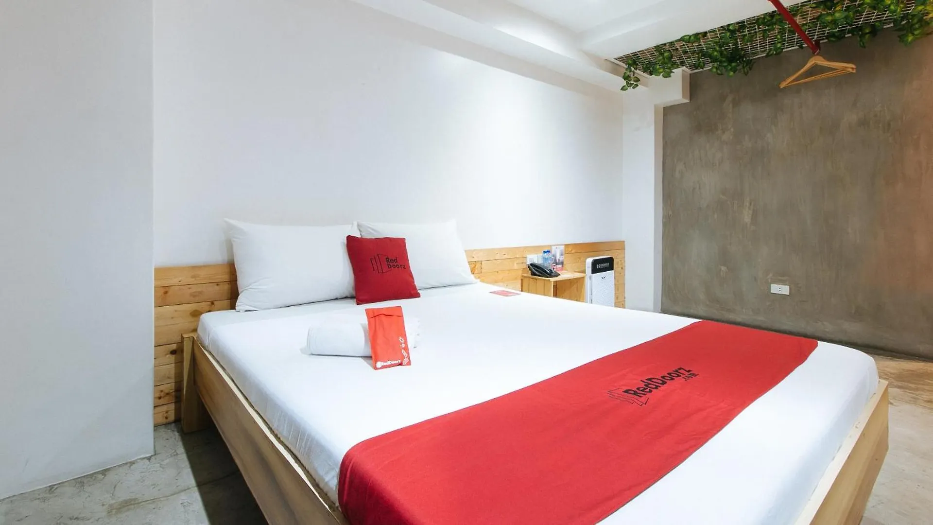 Hotel Reddoorz Plus @ Boni Avenue Mandaluyong