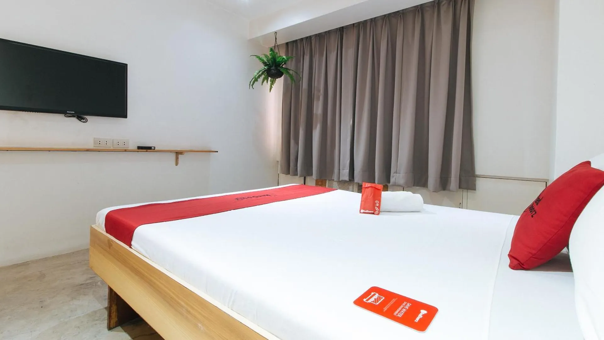 Reddoorz Plus @ Boni Avenue Mandaluyong
