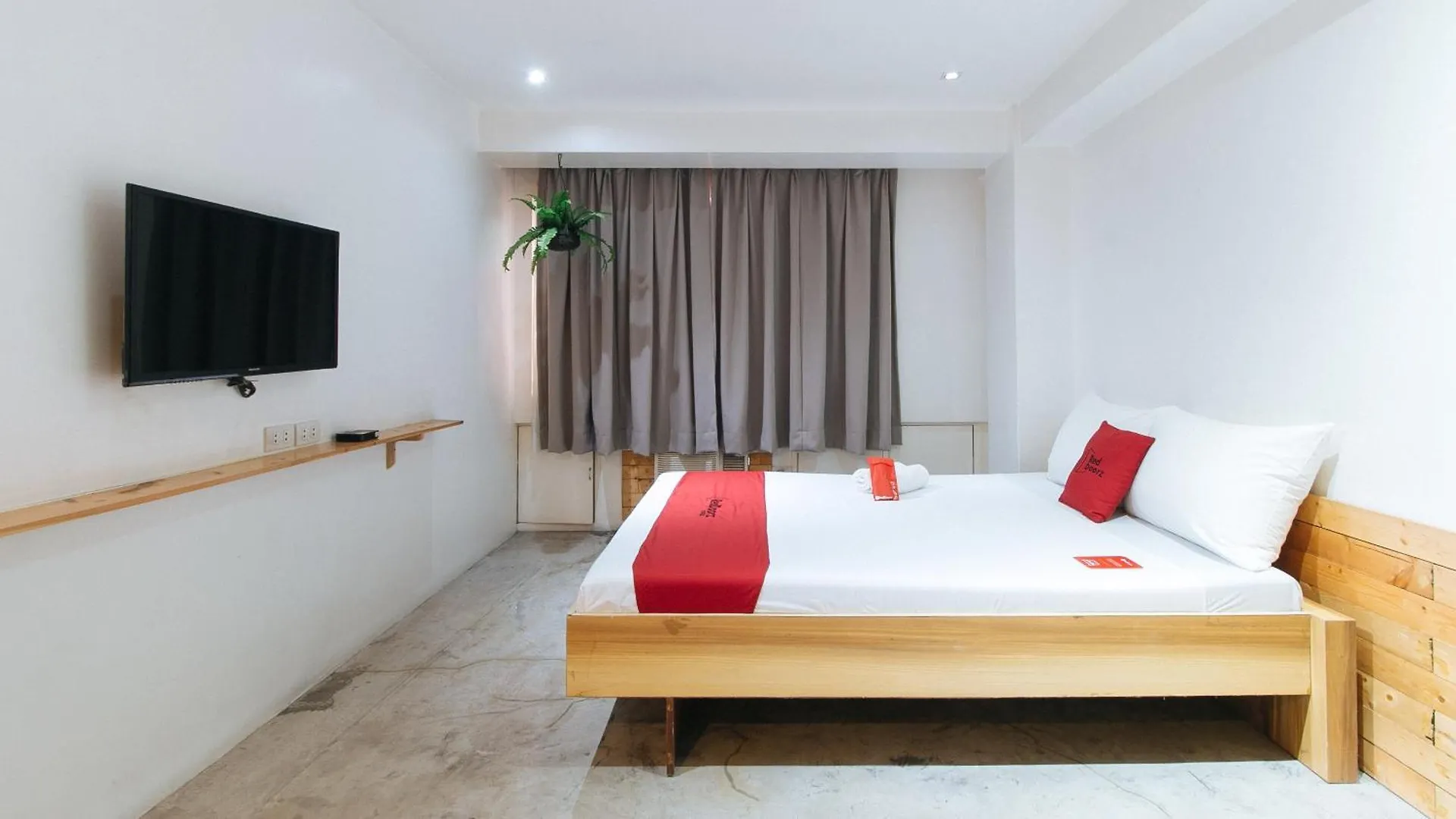 Reddoorz Plus @ Boni Avenue Mandaluyong Hotel