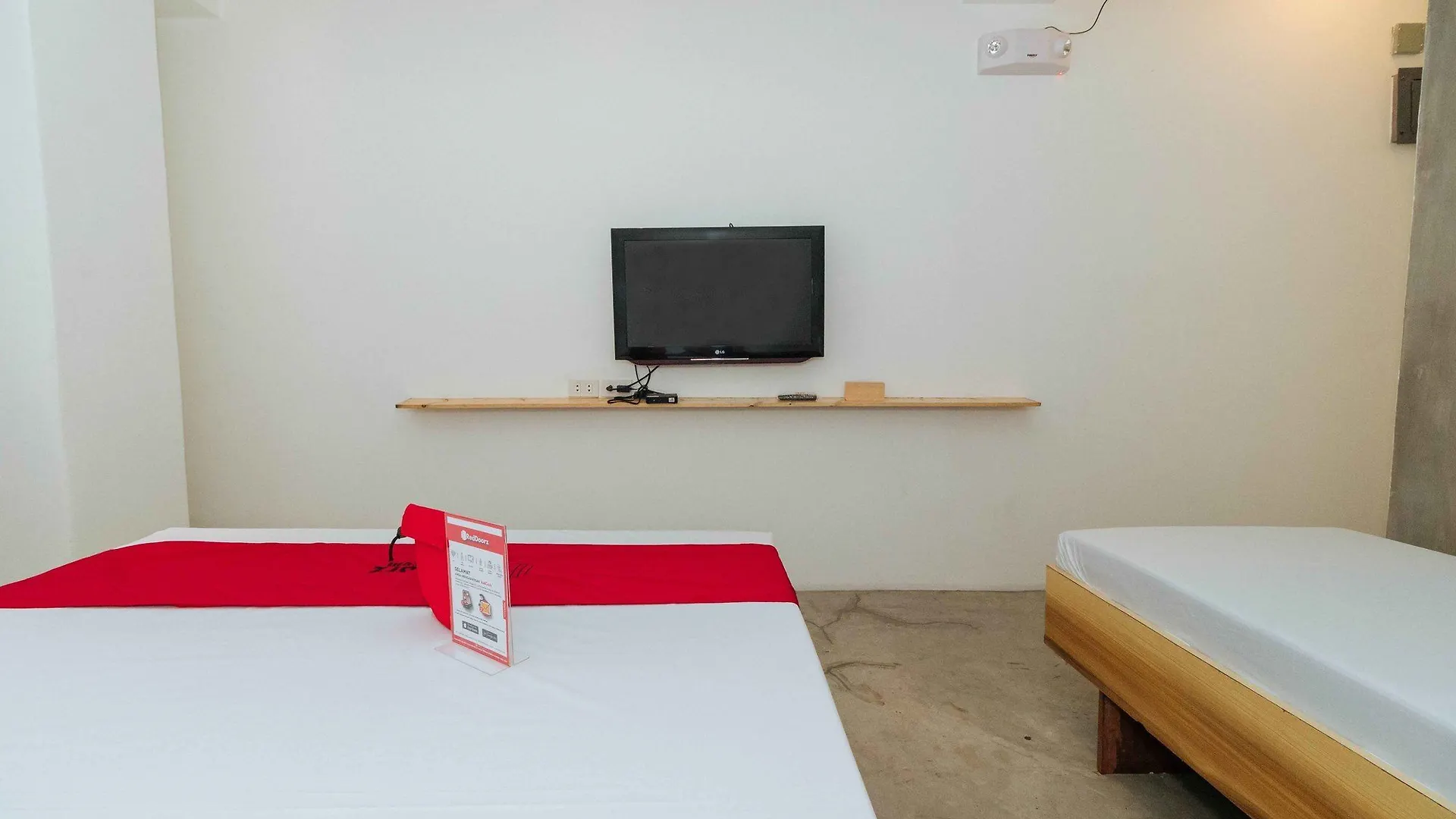 Reddoorz Plus @ Boni Avenue Mandaluyong 3*,  Philippines