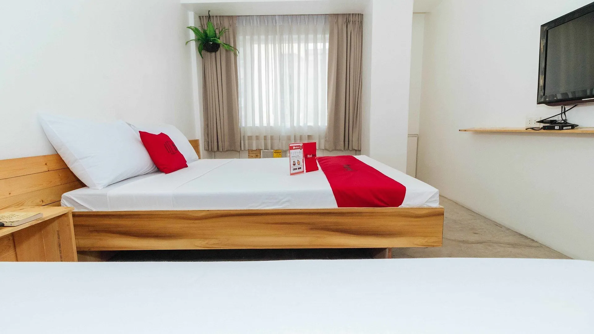 Hotel Reddoorz Plus @ Boni Avenue Mandaluyong